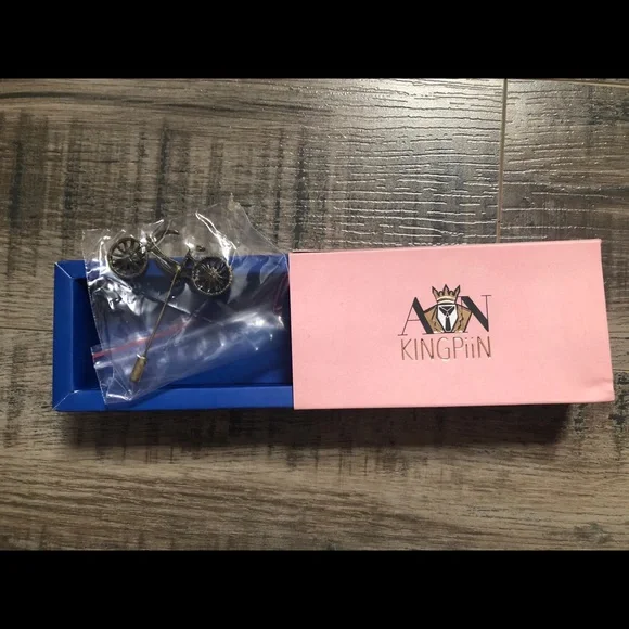 Lapel Pin For Men - Picture 3 of 3